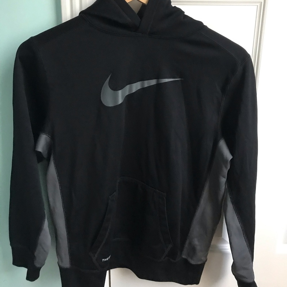 boys nike sweatshirt